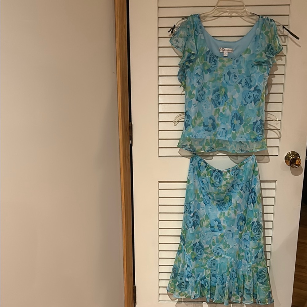 Dressbarn Blue and Green Floral Top